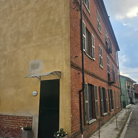 B_b La Rugiada 住宿加早餐酒店 Tigliole